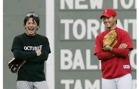 Matsuzaka, K. Matsui together at World Series training session