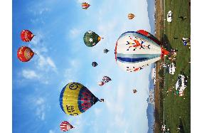 Hot-air balloon festival kicks off in Saga