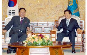 S. Korean president meets N. Korean premier