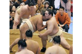 Asashoryu makes comeback at winter regional tour