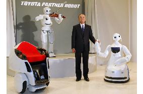Toyota eyeing practical use of partner robot in early 2010s