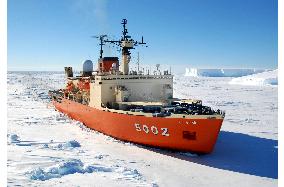 Japan's icebreaker ship plows through the Antarctic