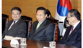 S. Korea's Lee meets with Japanese politicians' group
