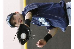 Ichiro kicks off spring training