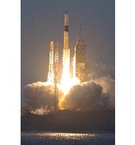 Japan launches rocket carrying high-speed communications satellite