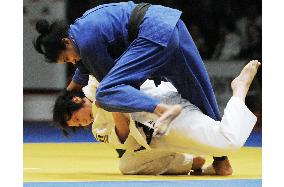 Ueno takes gold at Super World Cup meet