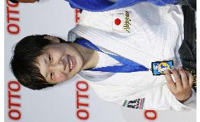 Ueno takes gold at Super World Cup meet