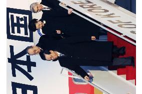 Fukuda arrives in S. Korea for Lee's presidential inauguration