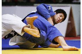 Izumi wins 90-kg gold at Super World Cup judo meet