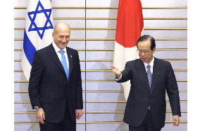 Israeli Prime Minister Olmert meets with Fukuda