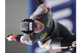 Groves wins women's 3,000m race at world speed skating