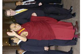 Dalai Lama arrives in Japan, to meet press