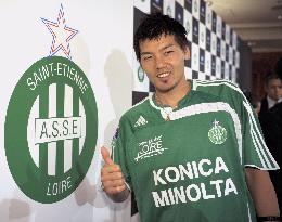 Matsui signs 3-year deal with French club St Etienne
