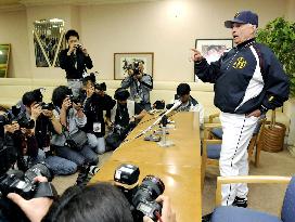 Baseball: Collins resigns as Orix manager