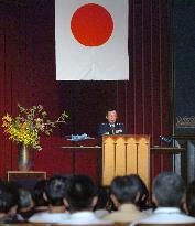 ASDF chief urges students to learn about foreign views of WWII