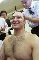 Sumo: Kotooshu becomes 1st European to win Emperor's Cup