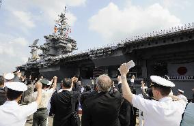 U.S. carrier Kitty Hawk leaves Japan ending mission