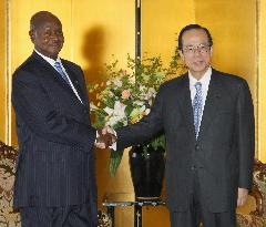 TICAD: Fukuda meets Uganda President Museveni