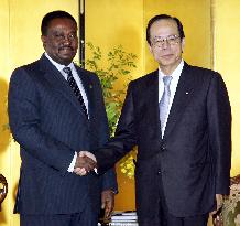 TICAD: Fukuda meets Angola Prime Minister Dias dos Santos