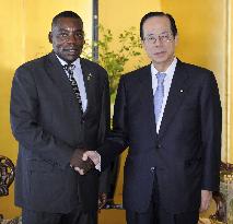 TICAD: Fukuda meets Burundi 2nd Vice President Ntisezerana