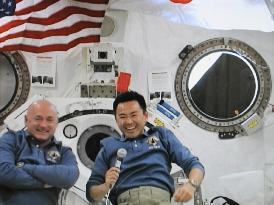 Astronaut Hoshide communicates from space with Fukuda, students