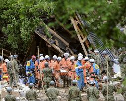 Japan quake death toll at 10 as body found in Miyagi inn debris