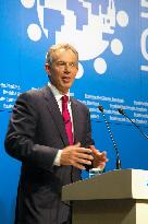 Blair calls for G-8 accord on 2050 CO2 cut target at July summit