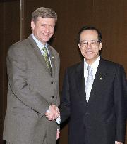 Canada's Harper holds talks with Fukuda
