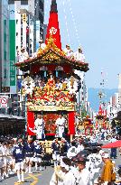 Gion Festival in Kyoto reaches climax
