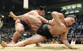 Mongolian sekiwake Ama suffers 1st loss at Nagoya sumo