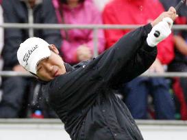 S. Korea's Lee moves in front at Sun Chlorella Classic