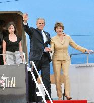 Bush arrives in Bangkok from Seoul