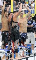 U.S. wins men's 4x200 freestyle relay in world record time