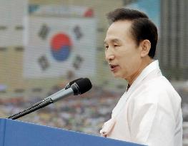 S. Korean leader urges Japan to 'look straight at history'