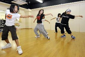 Street dance jumps onto cultural front stage