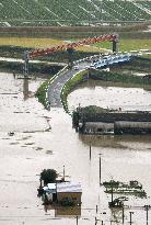 Heavy rain hits central, eastern Japan, 1 dead