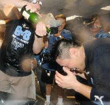 Tampa Bay Devil Rays secure at least wild-card spot in AL