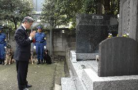 Memorial service for police dogs held at Tokyo pets cemetery