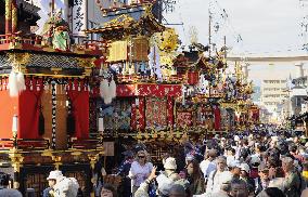 Takayama Festival begins in Gifu Prefecture