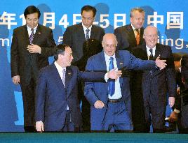 China, U.S. open economic summit