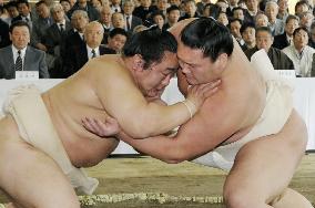 New Year basho represents last throw of the dice for Asashoryu
