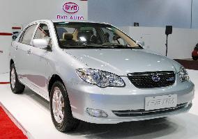 China's BYD Auto displays plug-in hybrid car at U.S. show