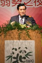 Taiwan president introduces pandas at zoo