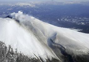 Mt. Asama erupts, agency warns of ash deposits