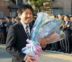 33-yr-old mayor starts work in Matsusaka