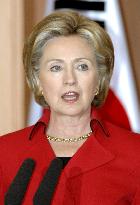 Clinton holds talks with S. Korean foreign minister Yu