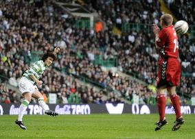 Nakamura bags hat trick as Celtic demolish St Mirren 7-0