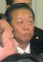 Ozawa reiterates he will not resign despite scandal
