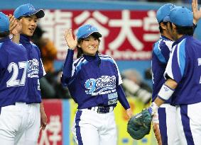 Japanese female knuckleballer makes debut against men