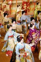 Entertainers perform on eve of Kyo-Odori dance festival